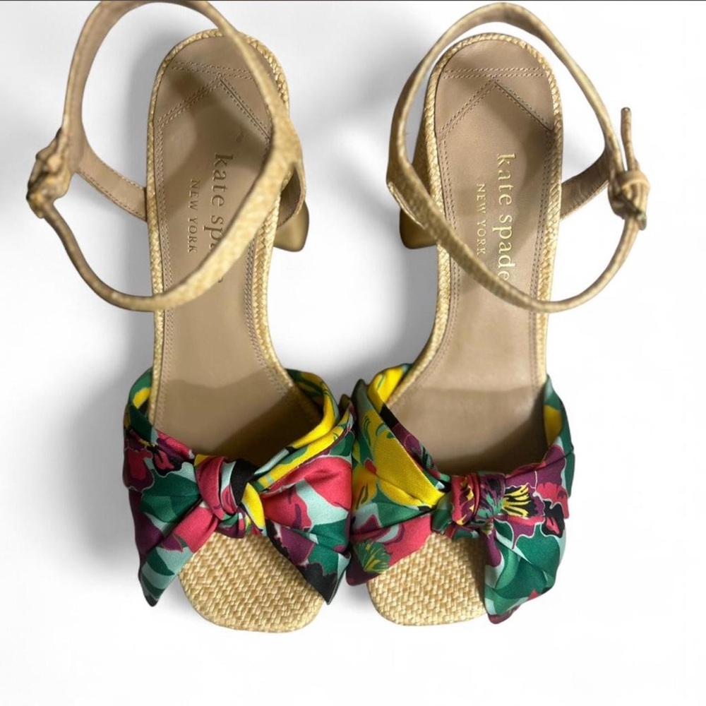 New without tags Kate Spade Lucie orchid bloom platform shoes size 7.5.